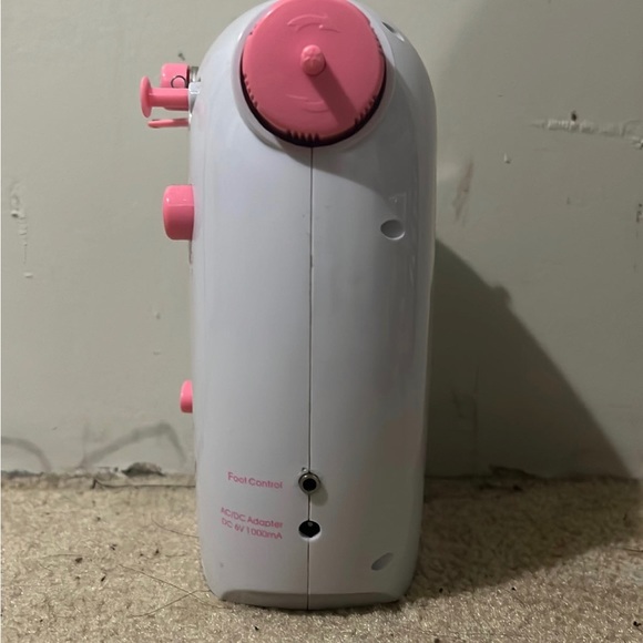 UKICRA CBT-0307 mini sewing machine - Picture 3 of 5